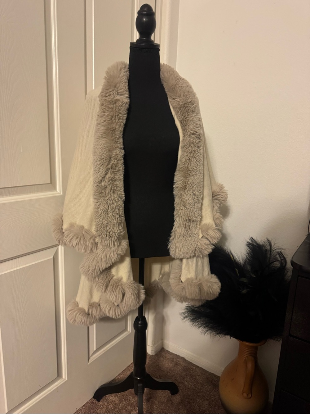 Women's Cream Faux-Fur Trim Shawl Wrap